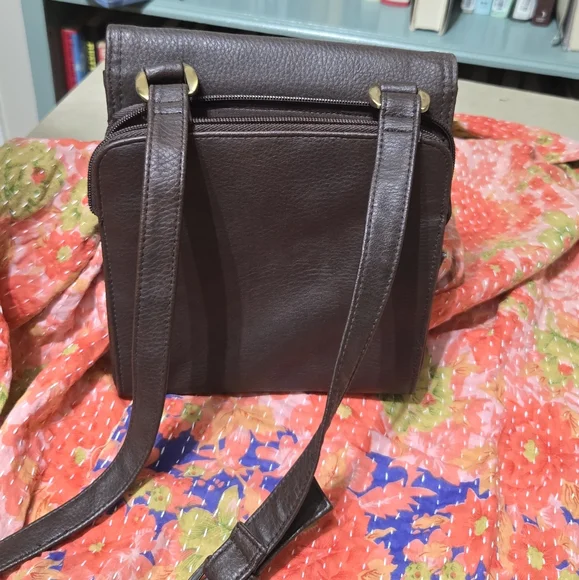 Vintage 2008 Fossil Brown Vinyl Crossbody Purse - Picture 4 of 15